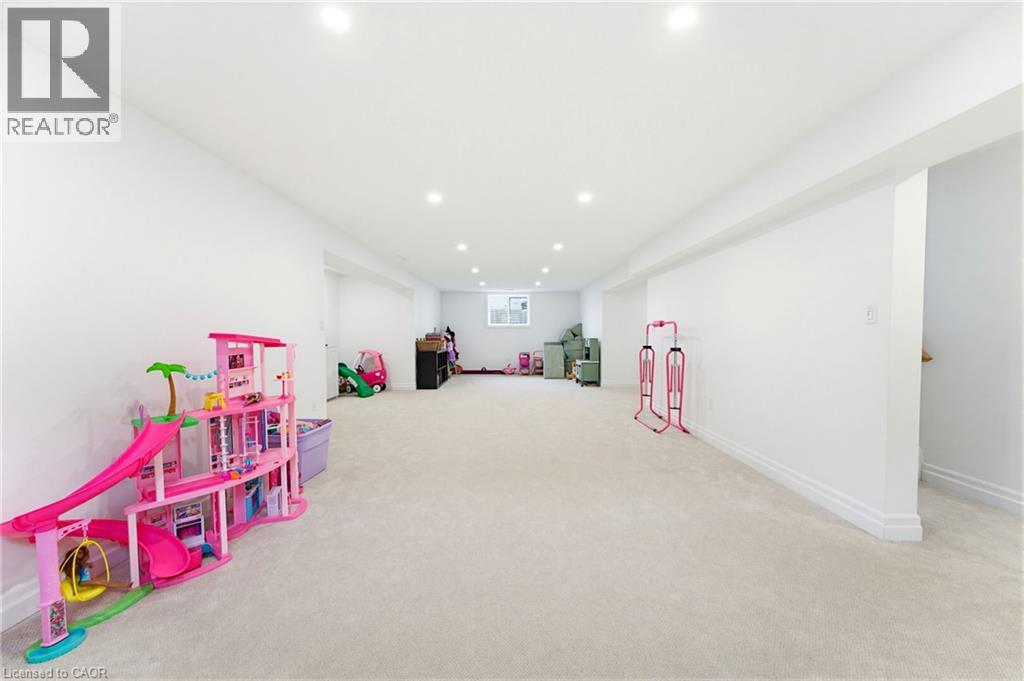 24 GILMER Crescent - 24
