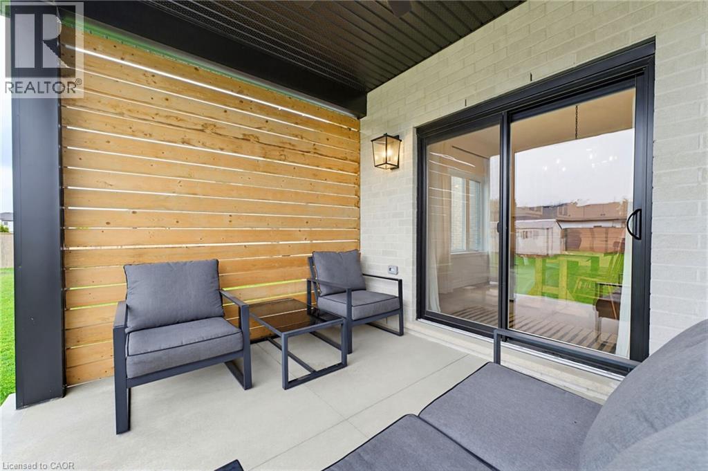 24 GILMER Crescent - 30