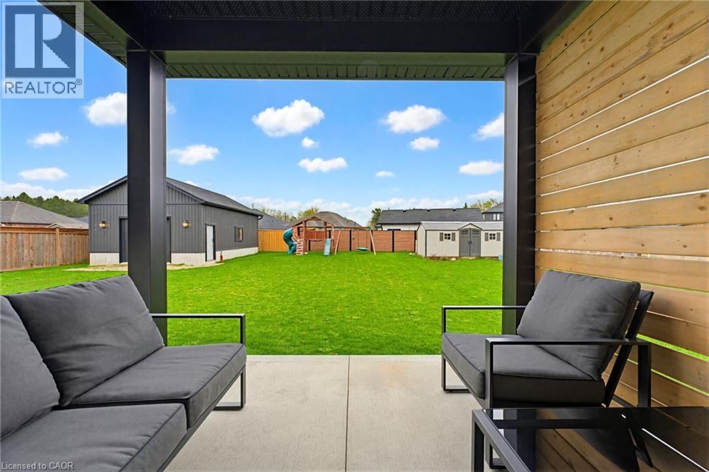 24 GILMER Crescent - 31
