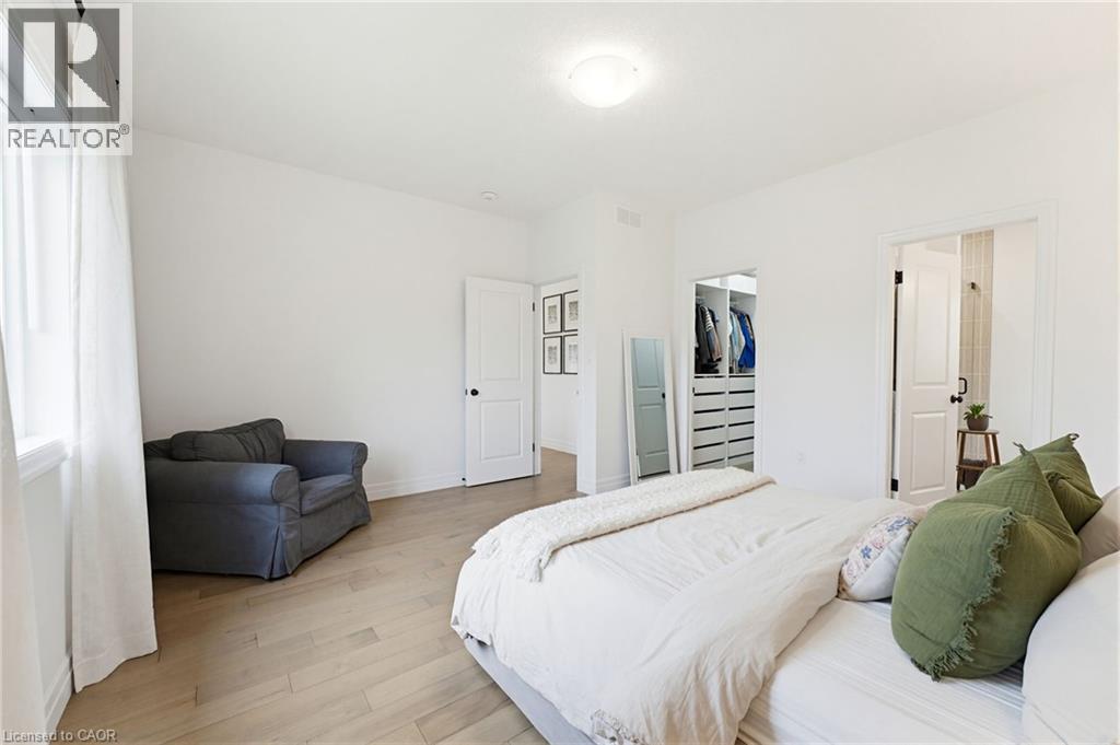 24 GILMER Crescent - 18