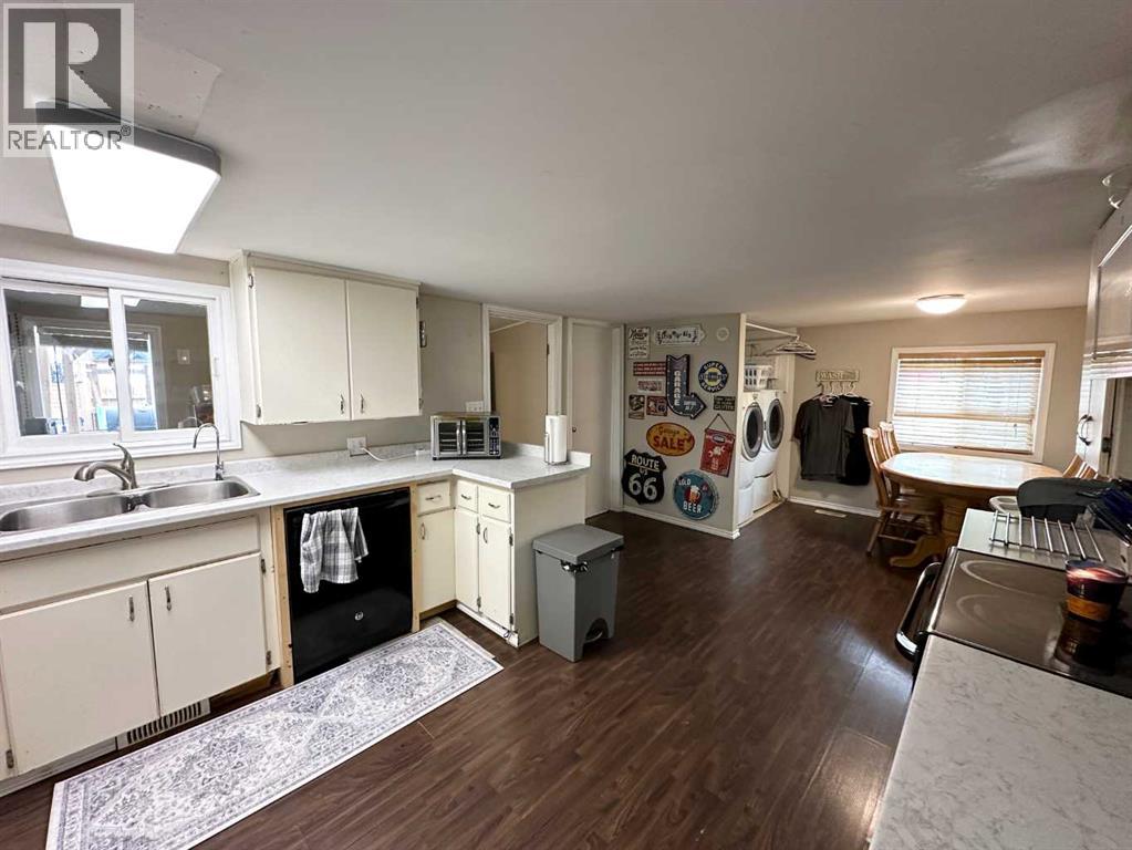 5304 46 Avenue - 7