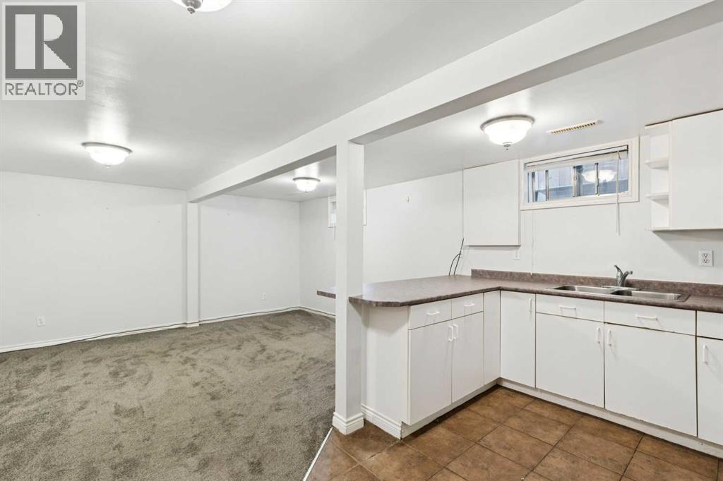 7615 36 Avenue NW - 11
