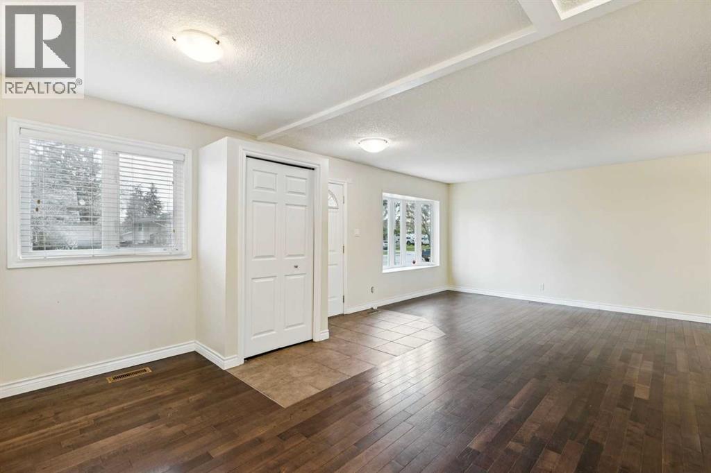 7615 36 Avenue NW - 17