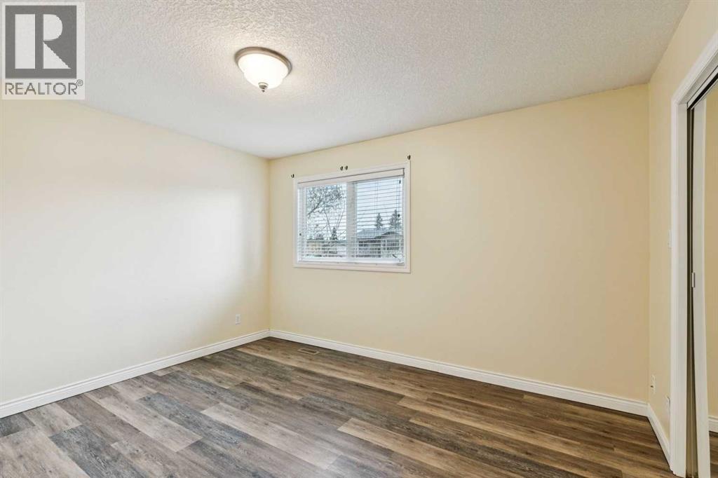 7615 36 Avenue NW - 23