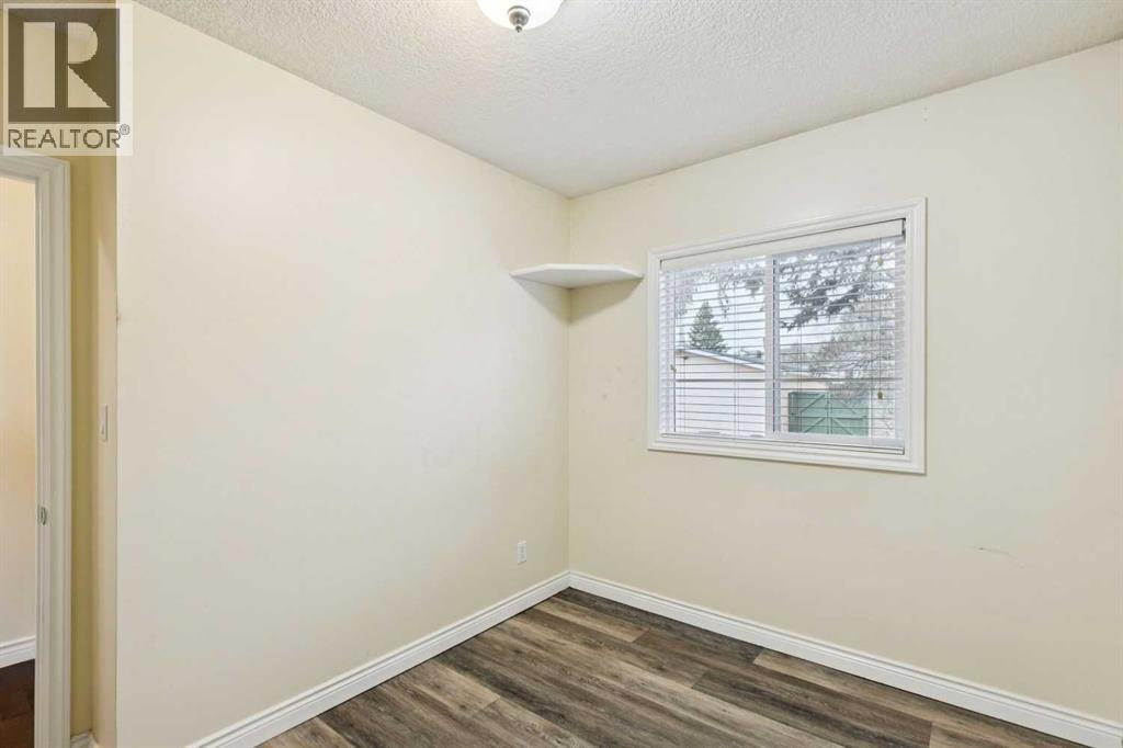 7615 36 Avenue NW - 24