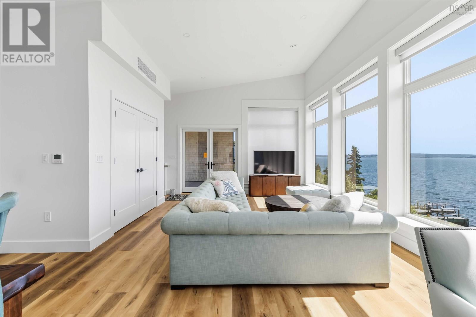 42 Shore Road - 11
