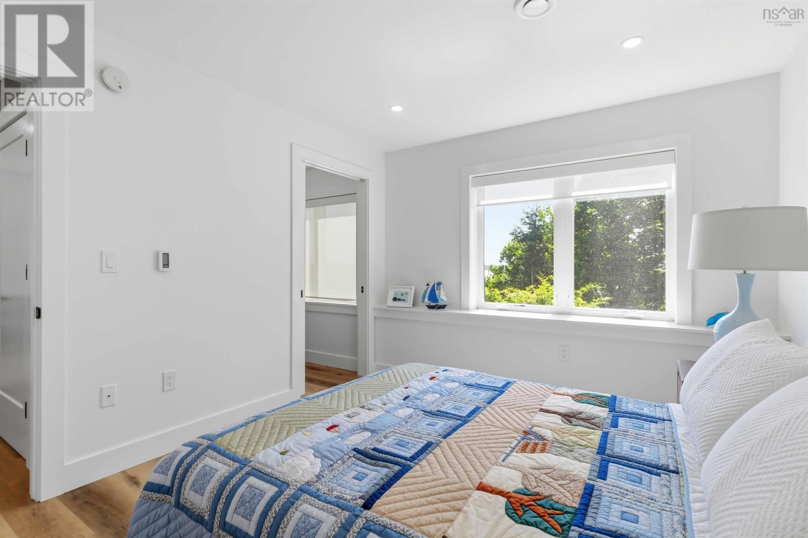 42 Shore Road - 24