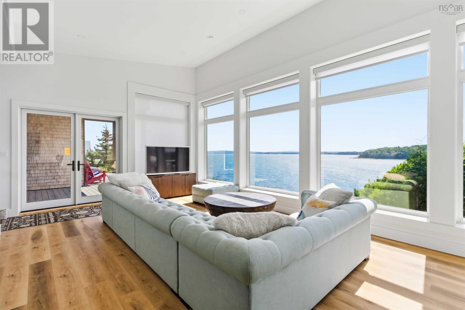 42 Shore Road - 10