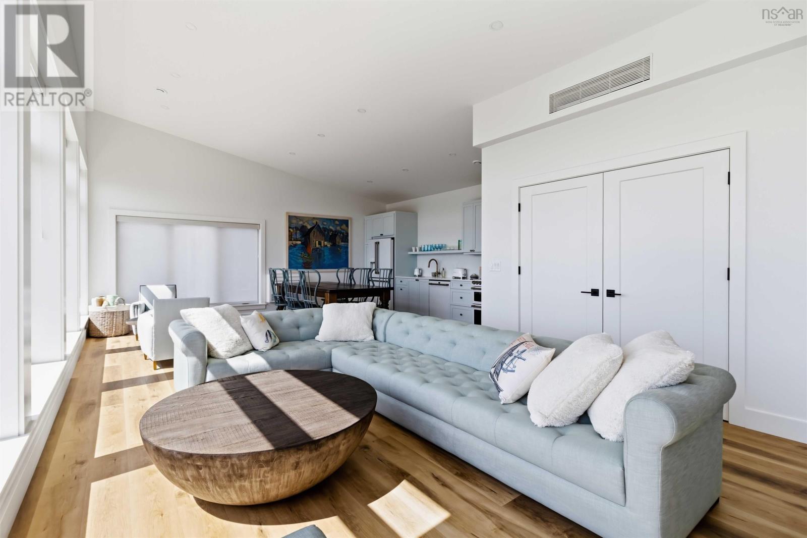 42 Shore Road - 8