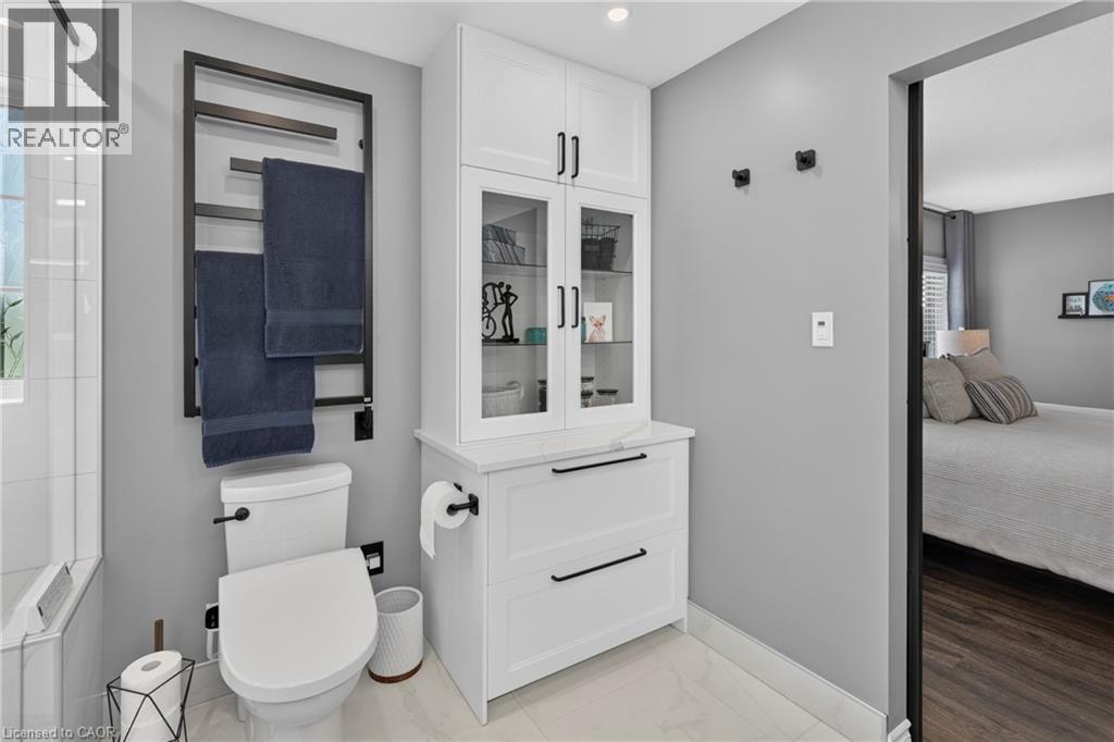 516 NETHERWOOD Crescent - 40