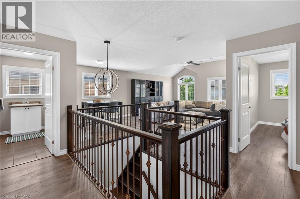 516 NETHERWOOD Crescent - 32