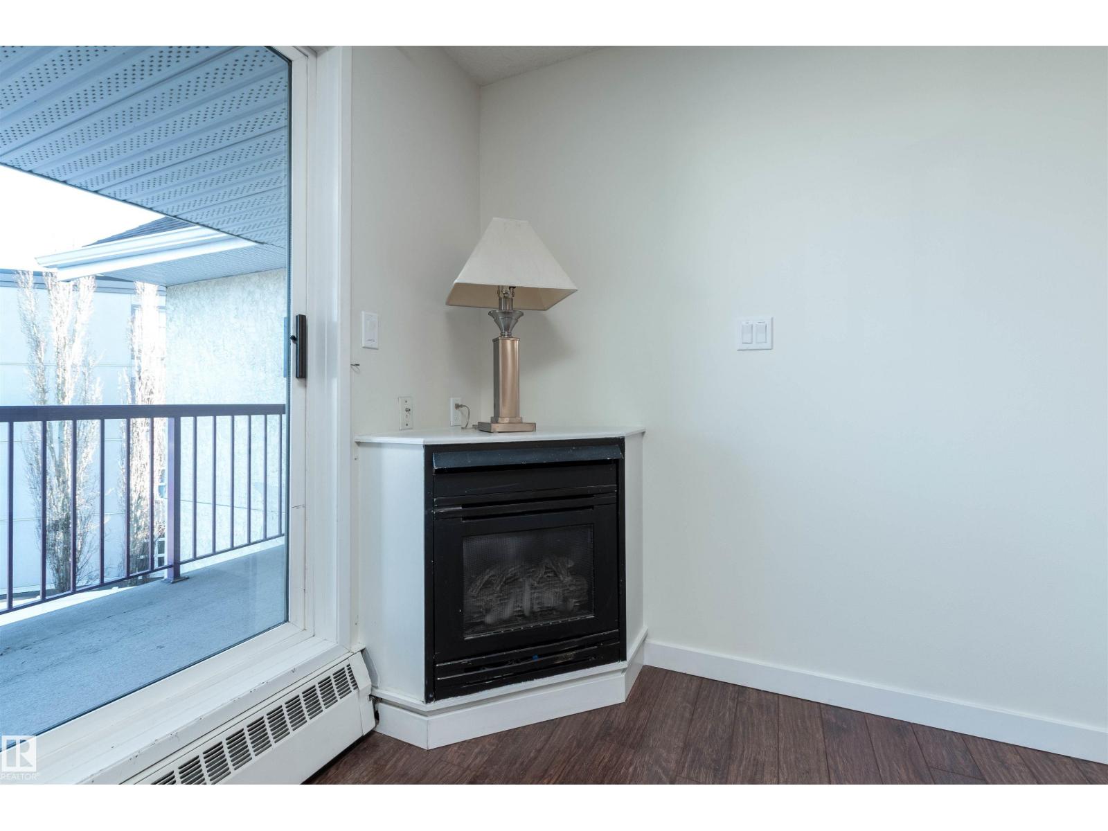 #458 10520 120 ST NW - 13