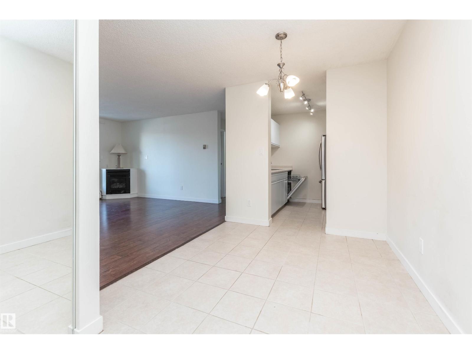 #458 10520 120 ST NW - 4