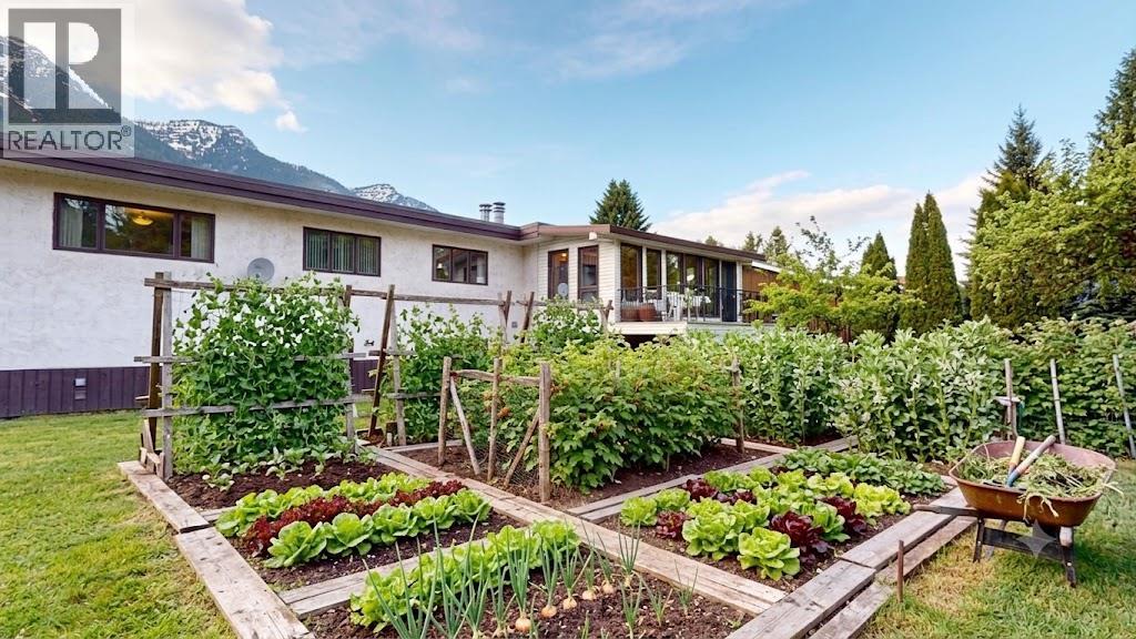 1698 McKenzie Road - 36