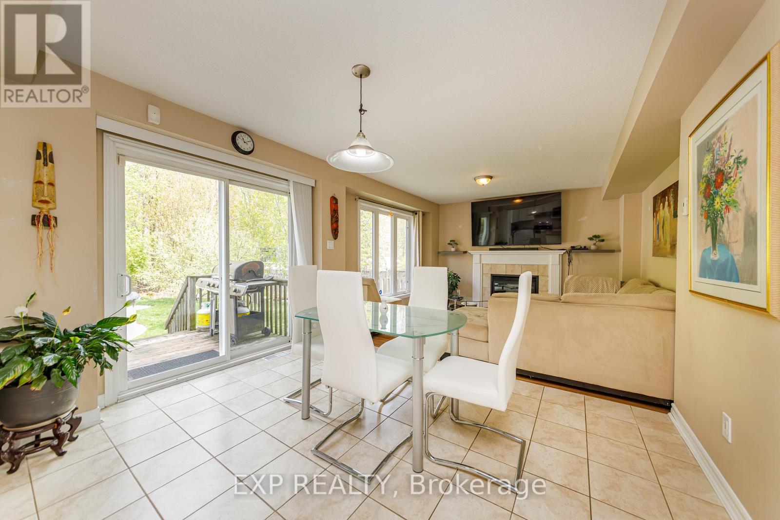 42 OASIS STREET - 11