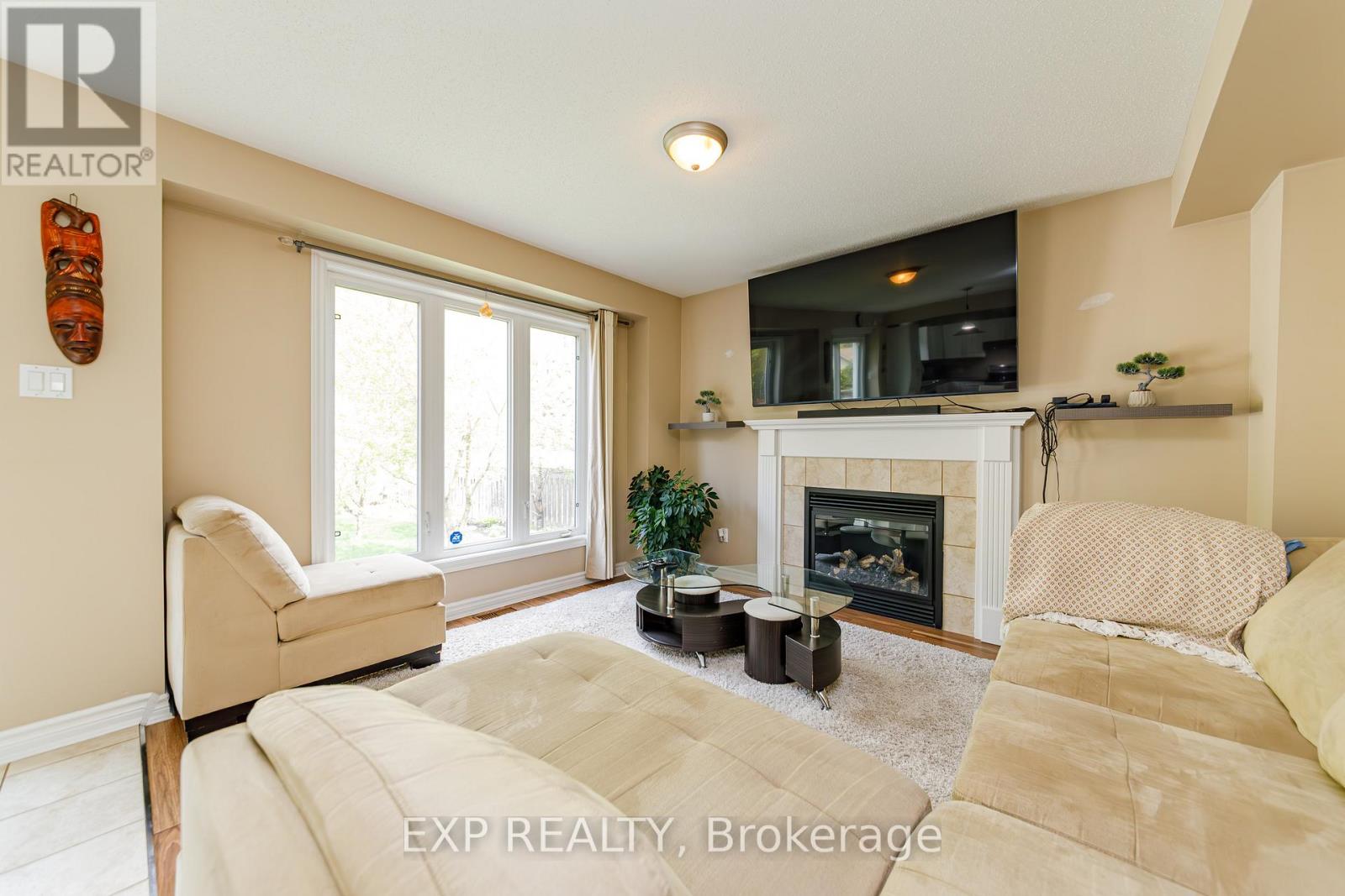 42 OASIS STREET - 13