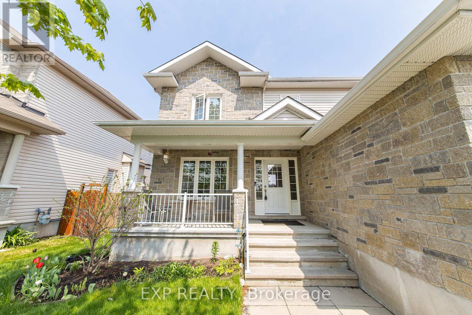 42 OASIS STREET - 2