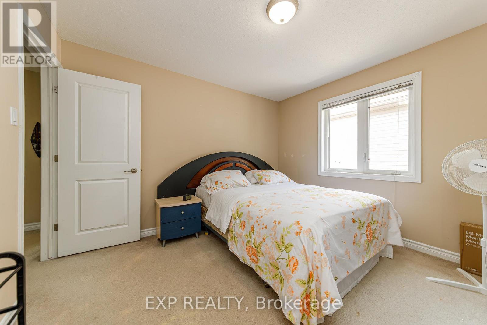 42 OASIS STREET - 28