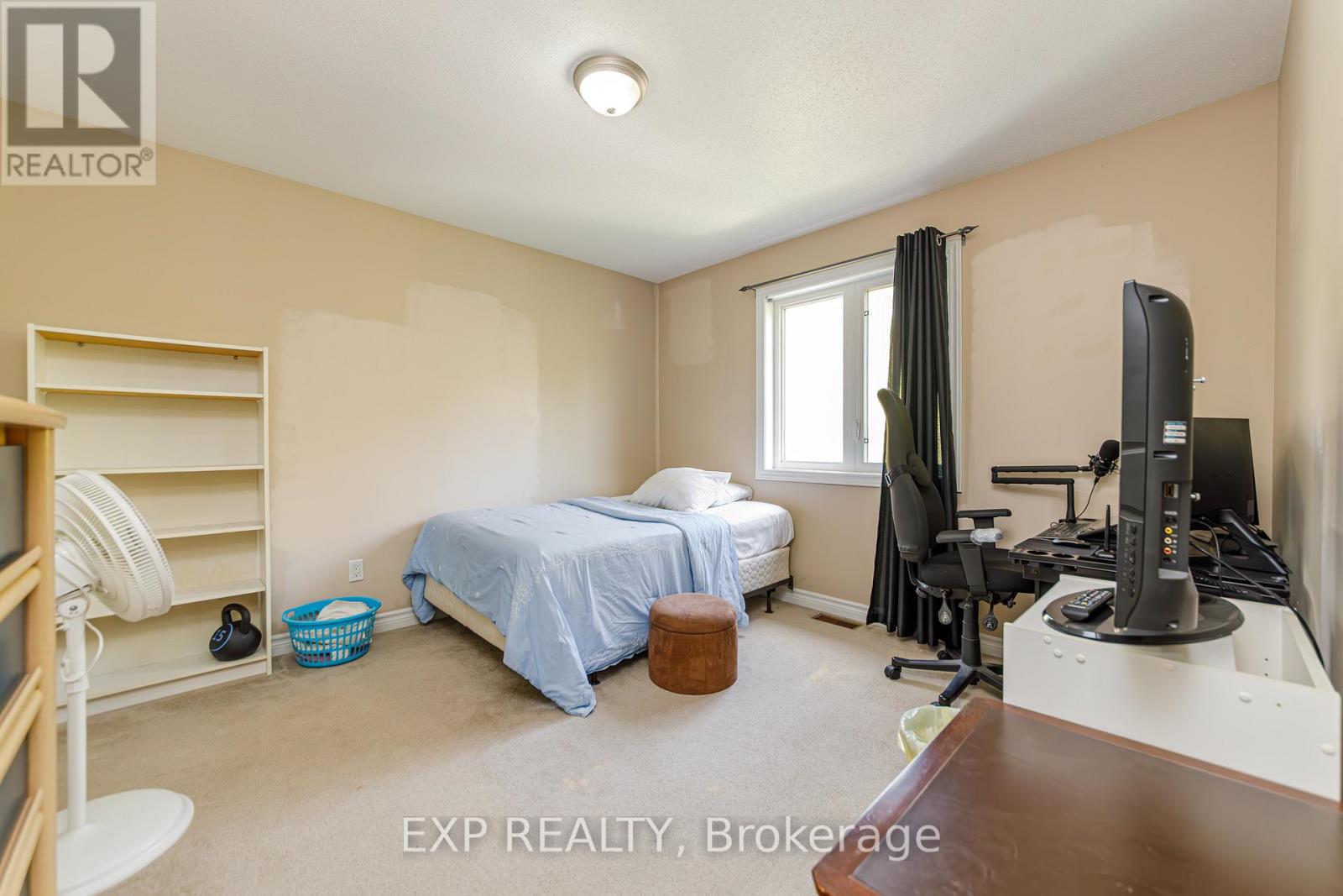 42 OASIS STREET - 30