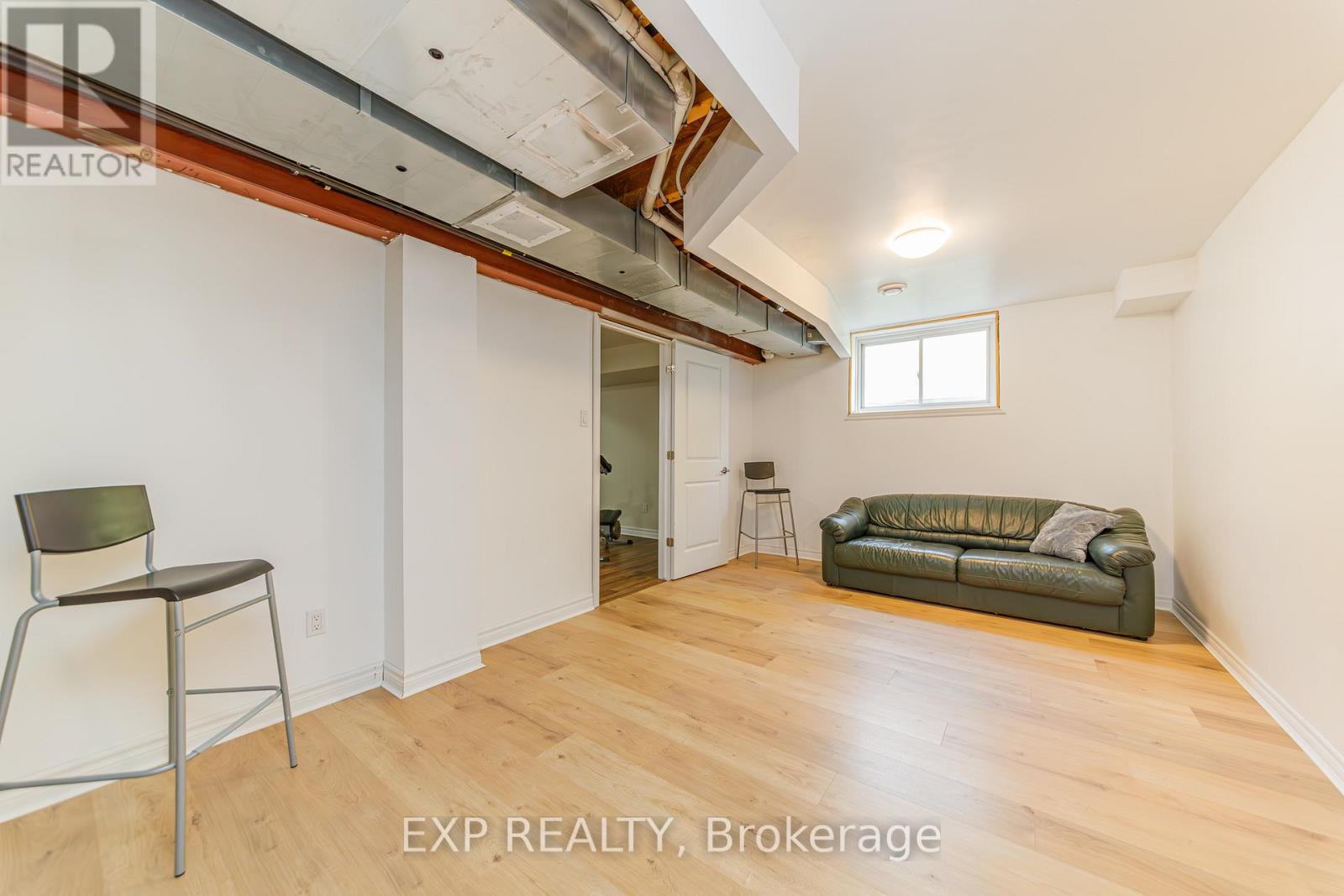 42 OASIS STREET - 38