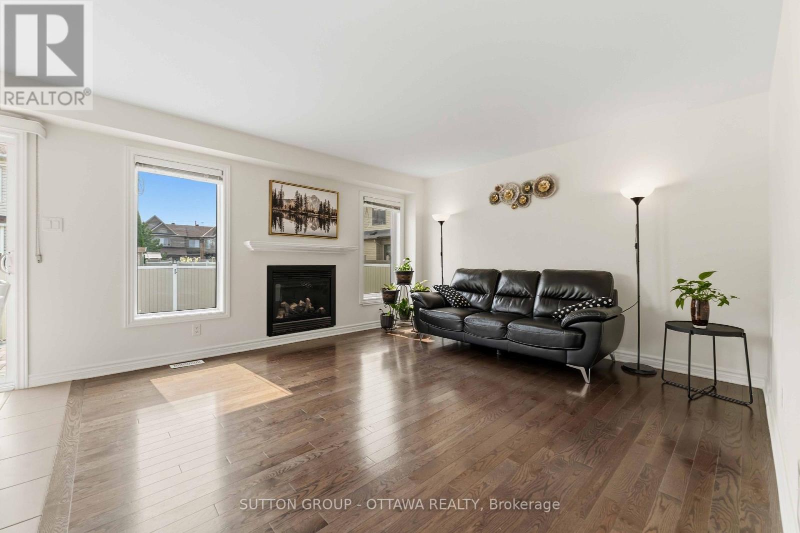 3 Bed, 4 Bath House for Sale in Ottawa – 120 DUNFOREST TERRACE, Ottawa – MLS# X13566946 - Image 15