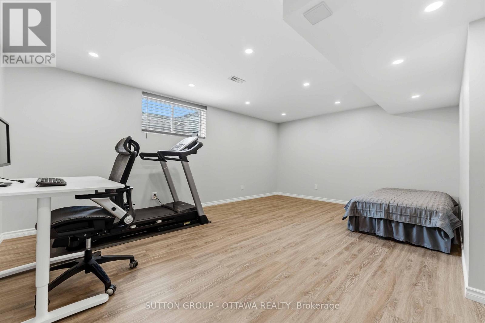 3 Bed, 4 Bath House for Sale in Ottawa – 120 DUNFOREST TERRACE, Ottawa – MLS# X13566946 - Image 37