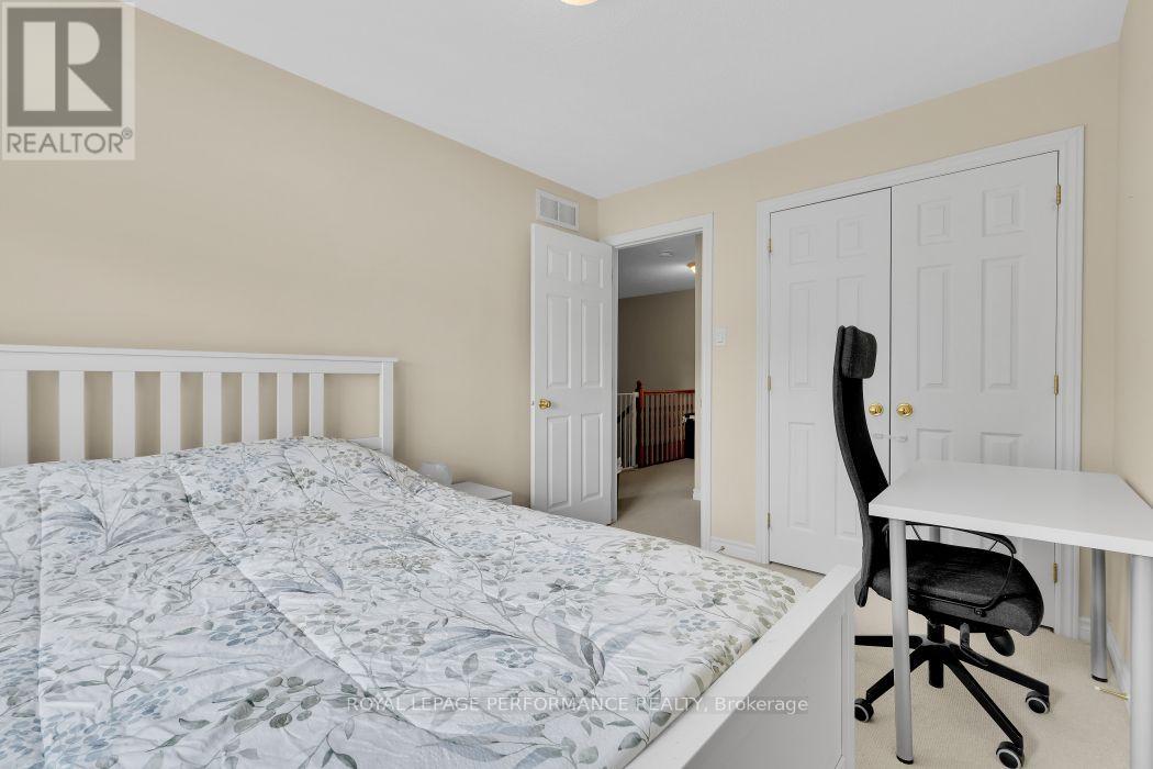 152 PURPLE FINCH CRESCENT - 24