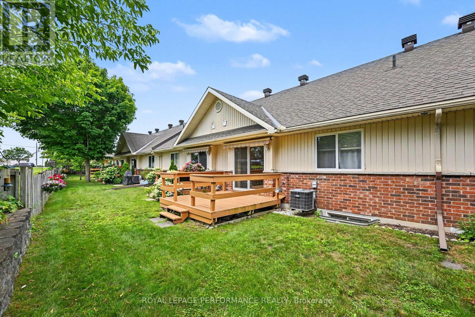 18 DAPHNE CRESCENT - 11