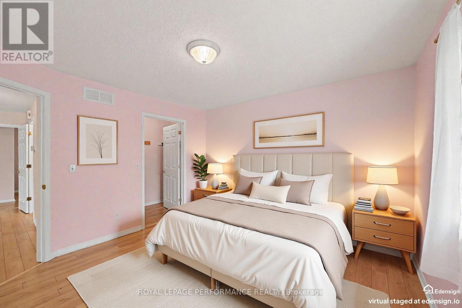 18 DAPHNE CRESCENT - 16