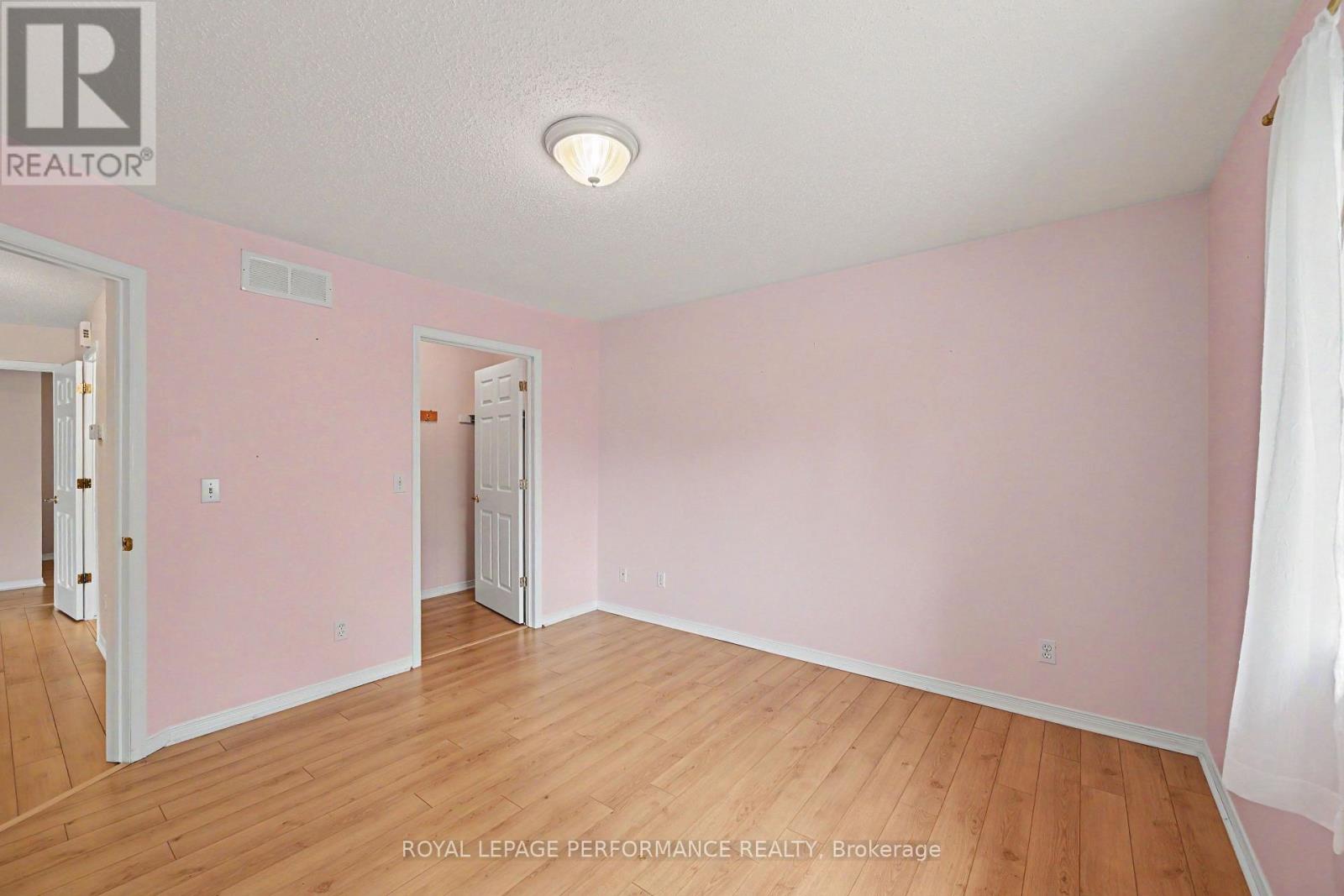 18 DAPHNE CRESCENT - 17