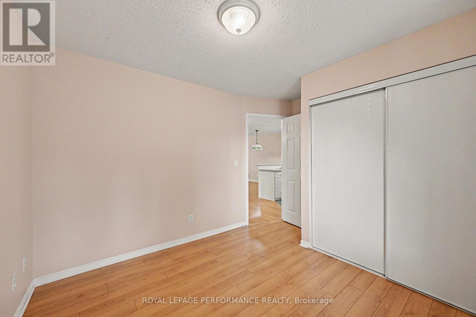18 DAPHNE CRESCENT - 21