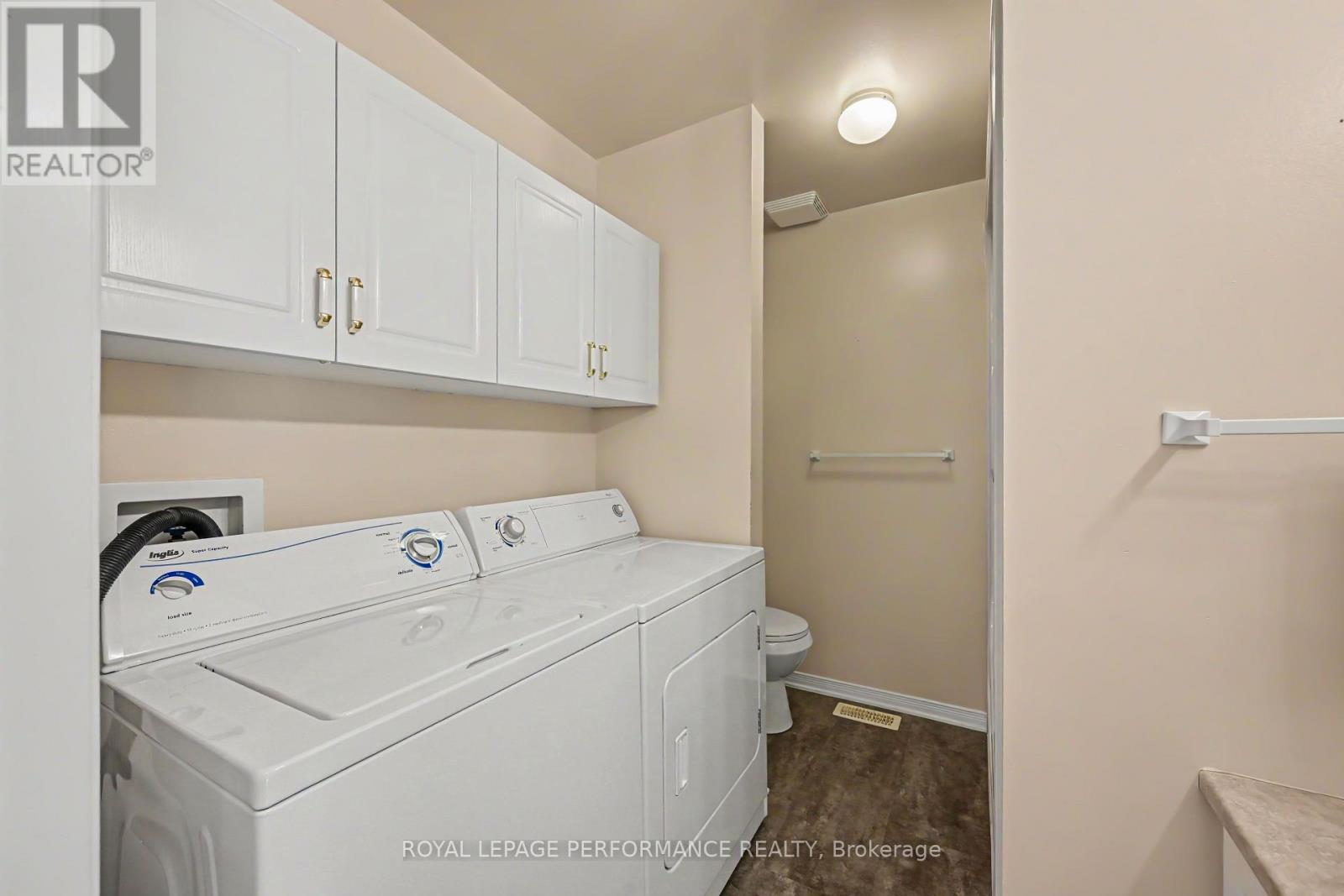 18 DAPHNE CRESCENT - 25