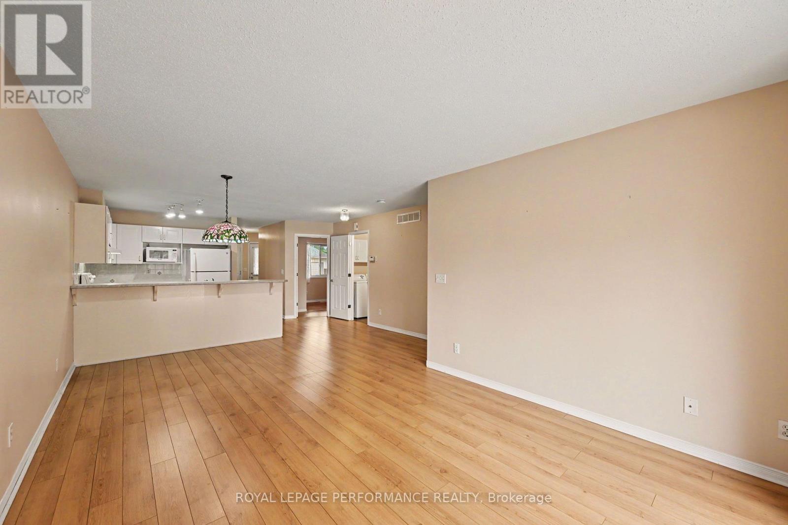 18 DAPHNE CRESCENT - 5