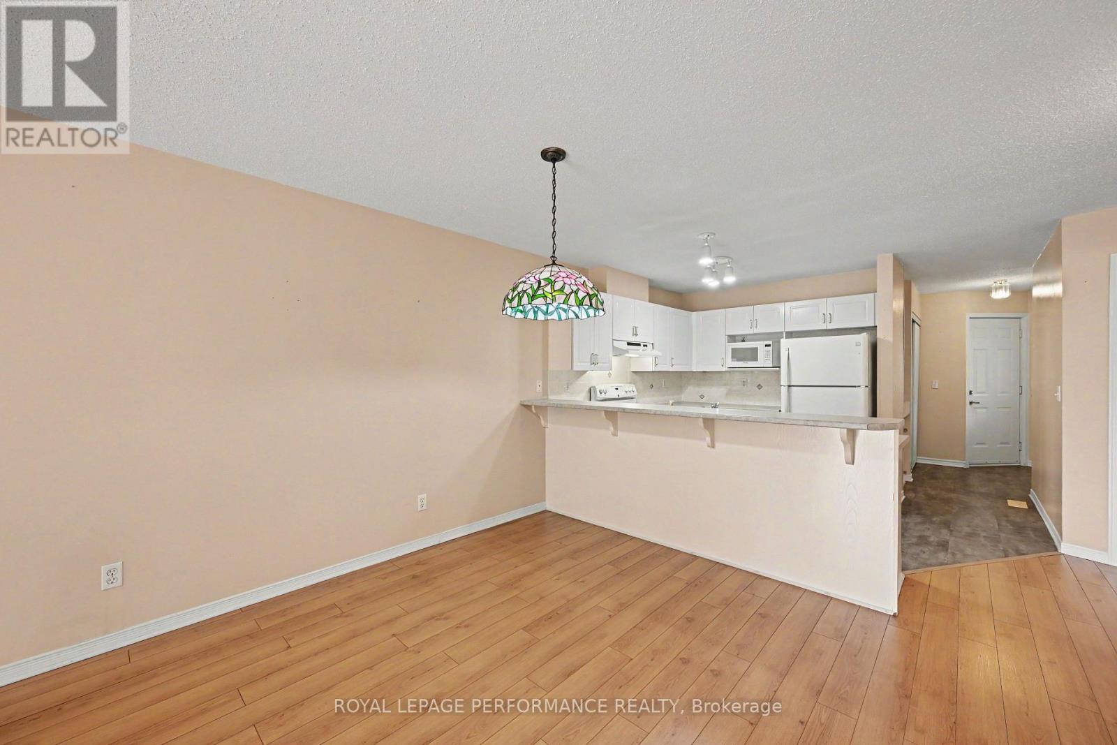 18 DAPHNE CRESCENT - 6
