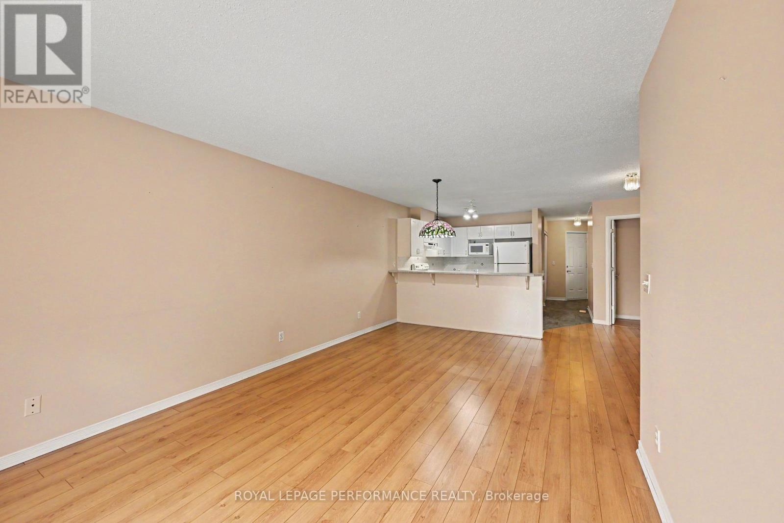 18 DAPHNE CRESCENT - 7