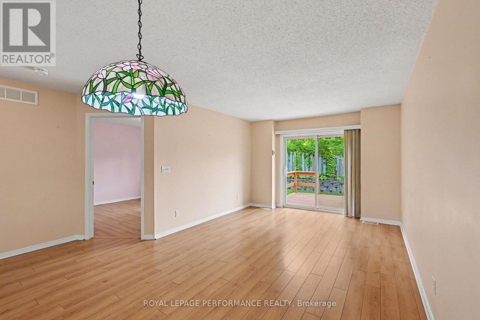 18 DAPHNE CRESCENT - 9