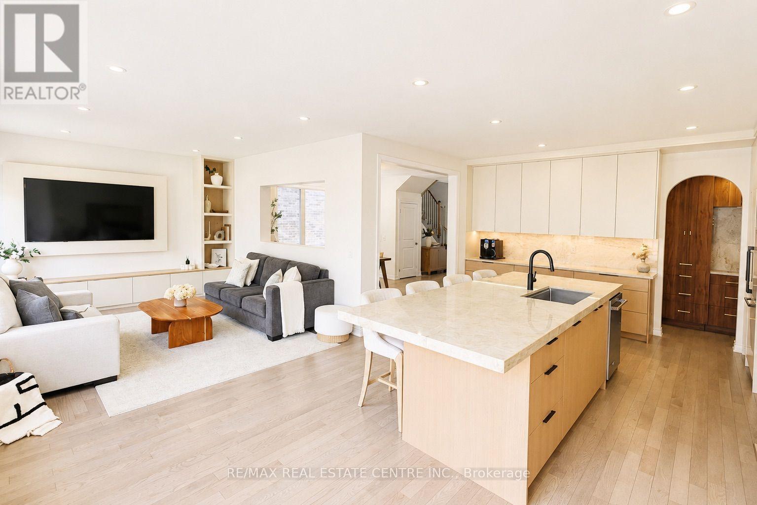 120 BUSATO DRIVE - 11