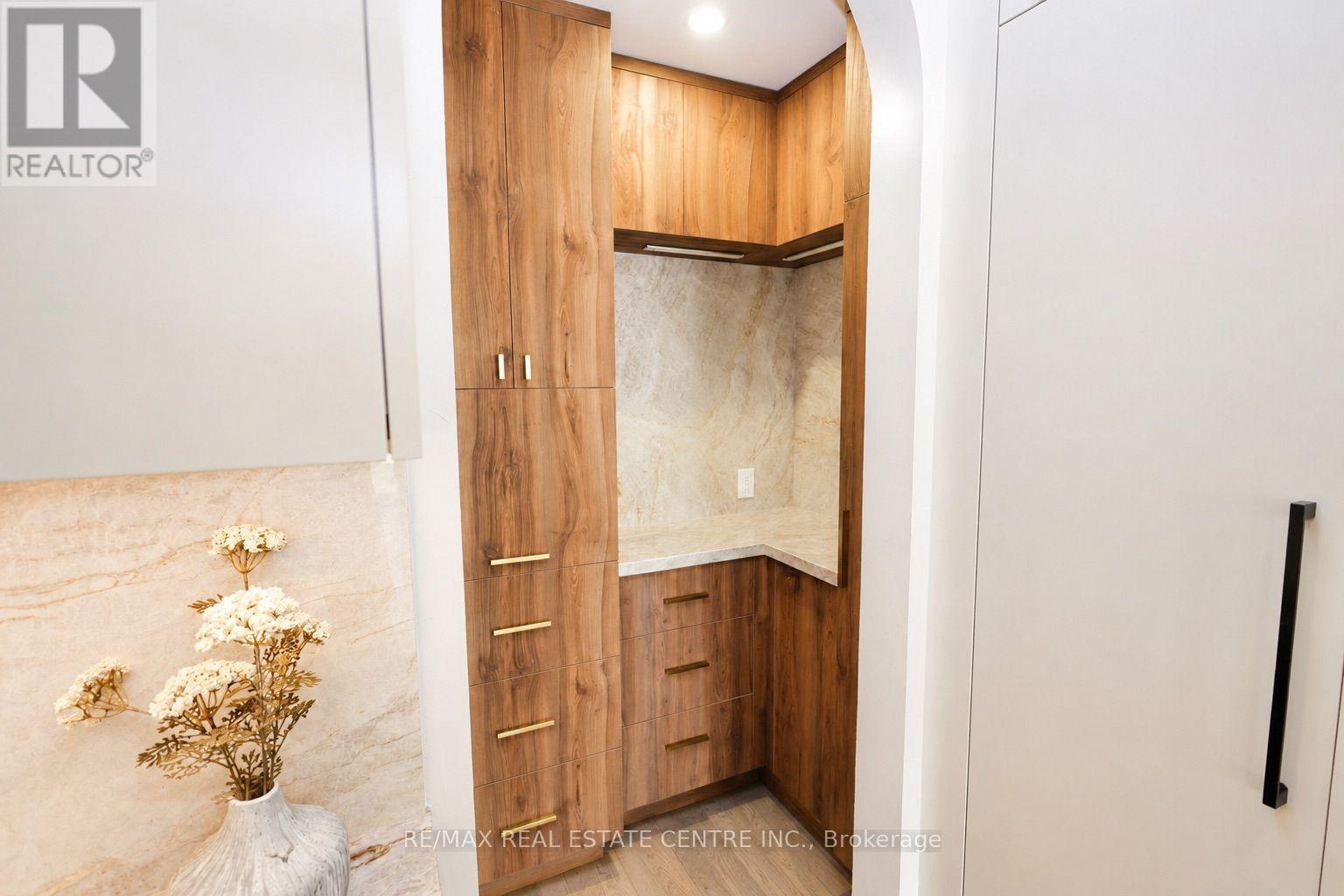 120 BUSATO DRIVE - 13