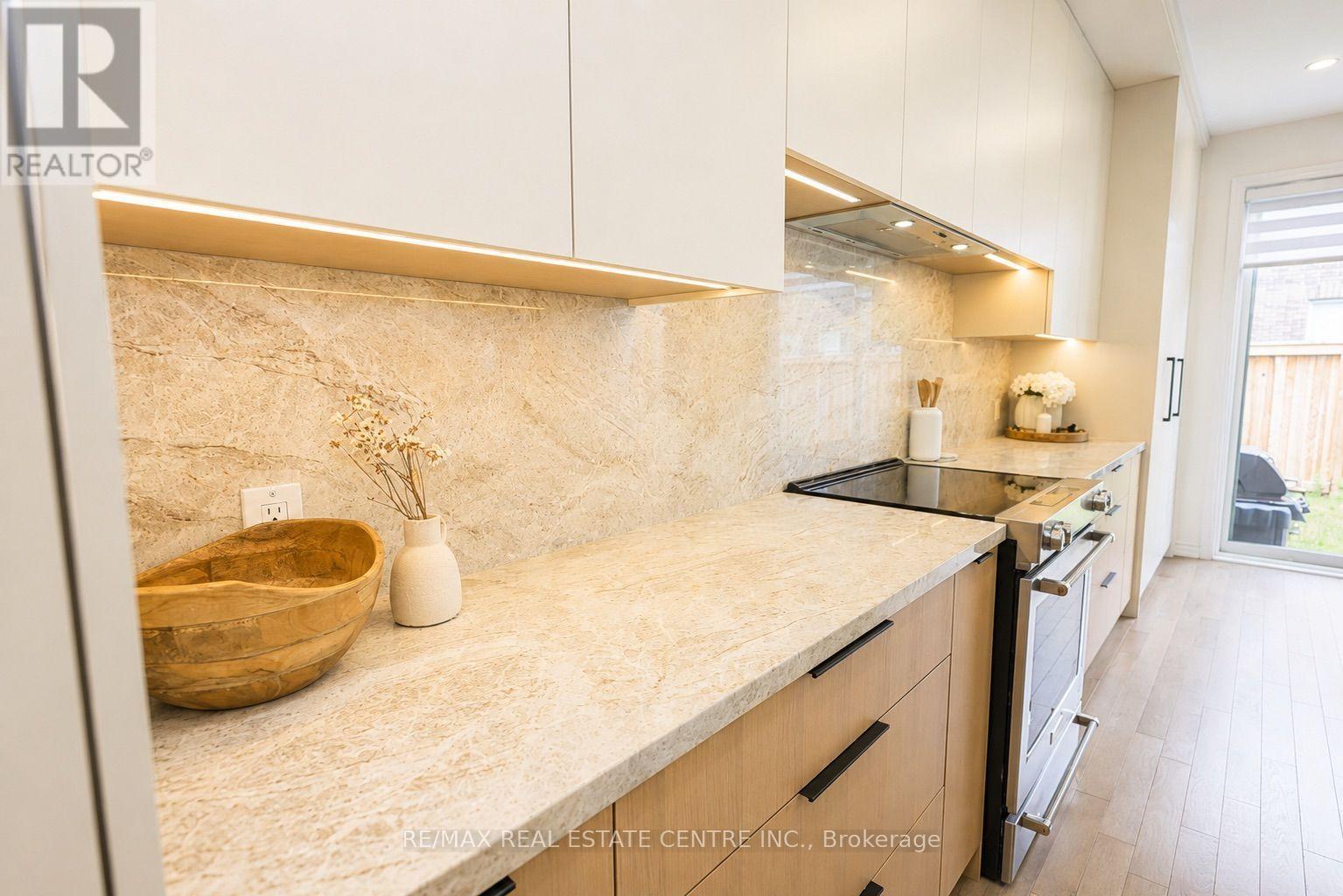 120 BUSATO DRIVE - 15