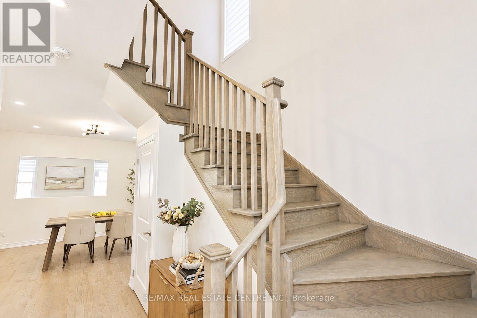 120 BUSATO DRIVE - 17