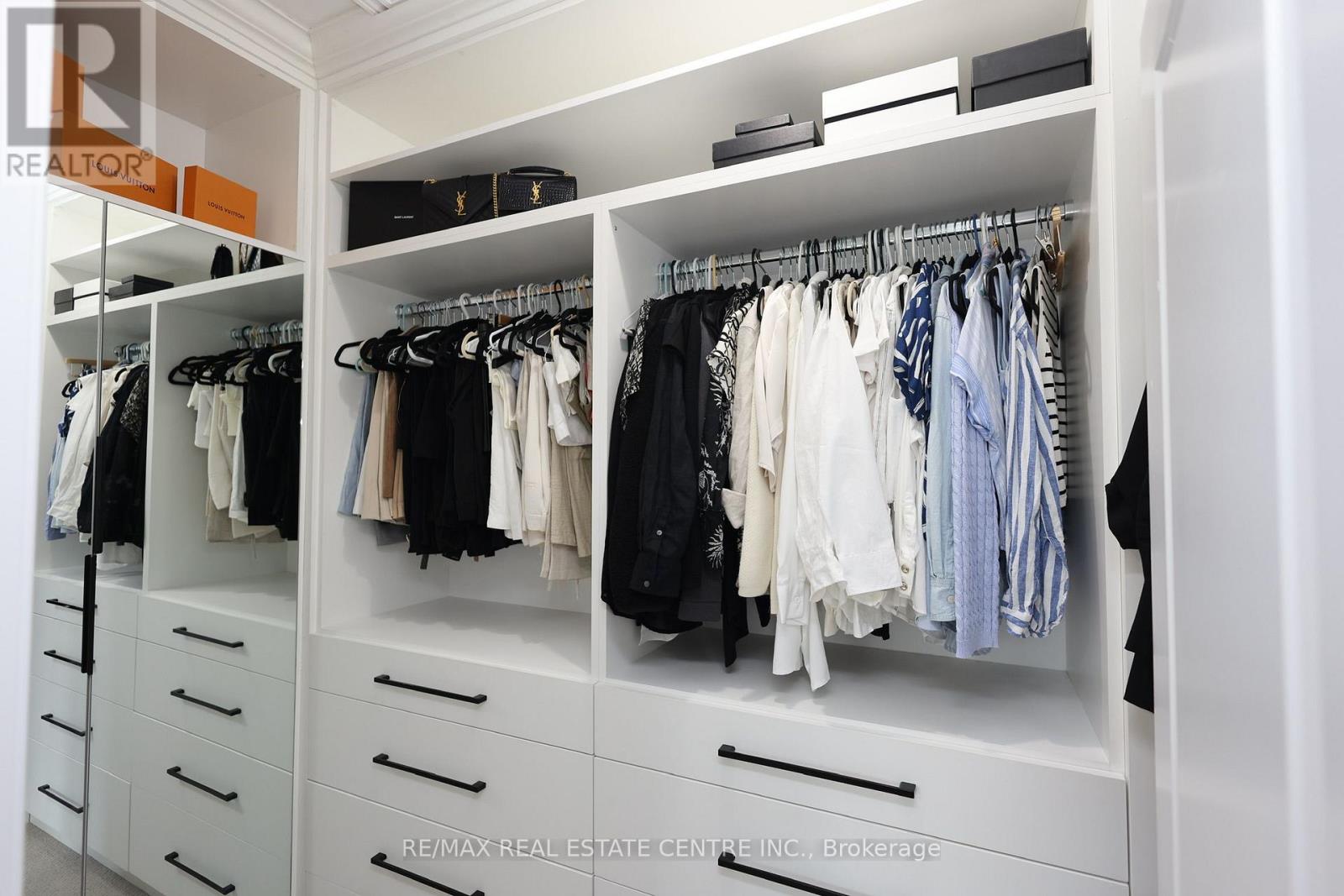120 BUSATO DRIVE - 24