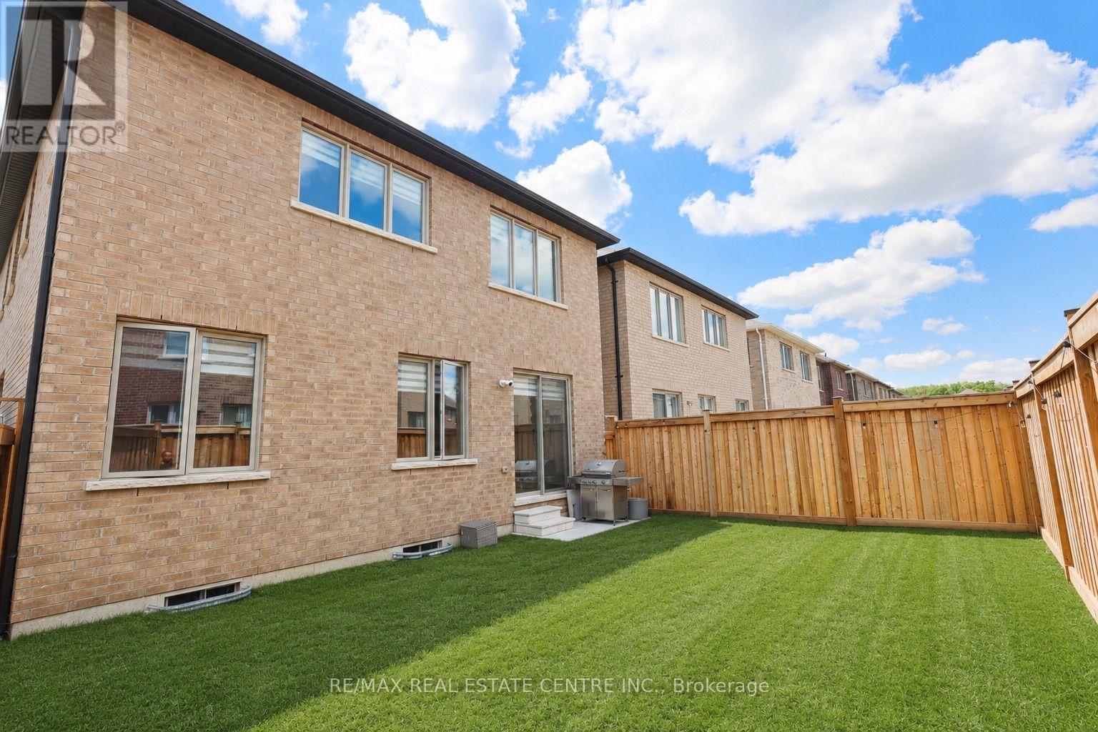120 BUSATO DRIVE - 38