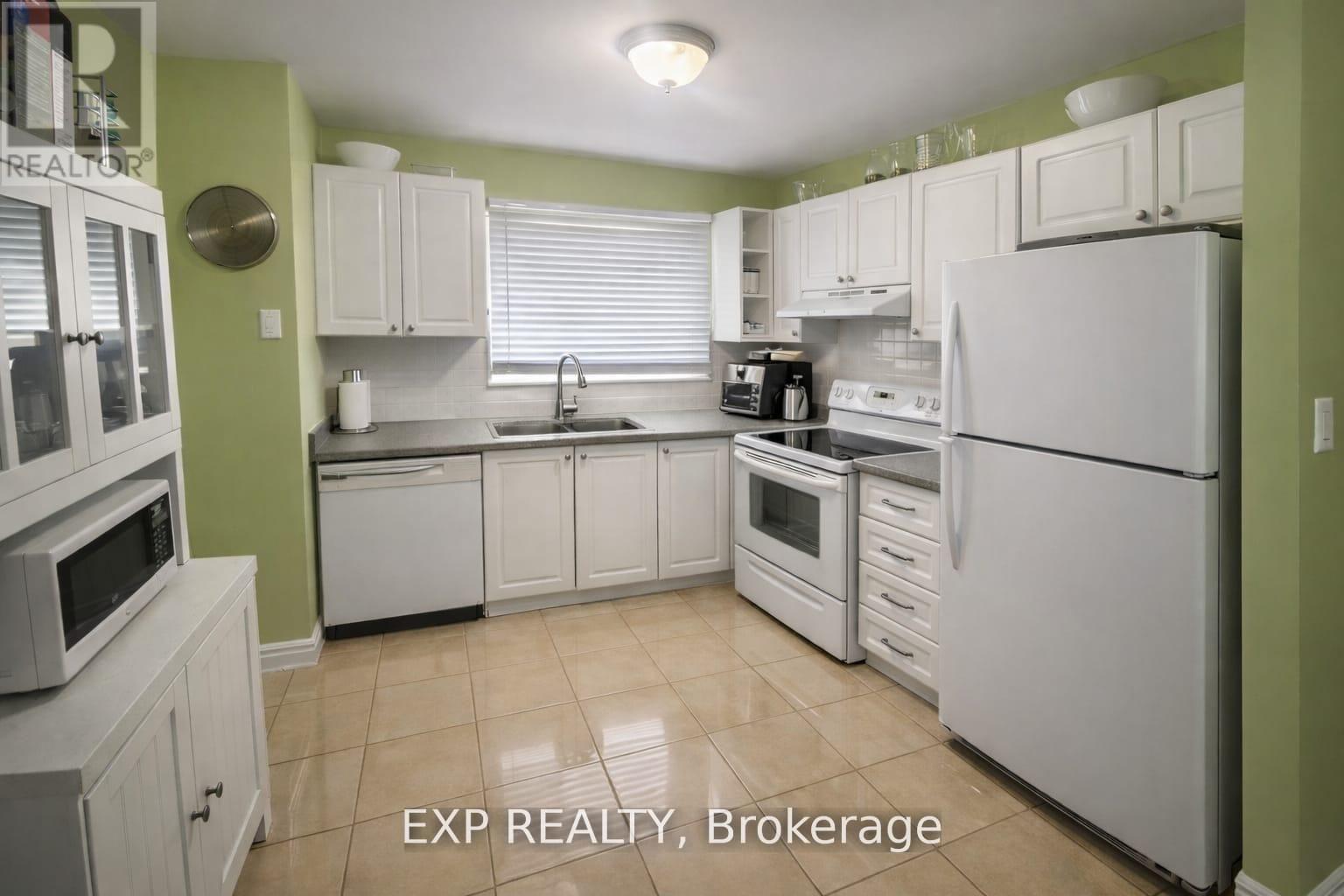 #111 55 GODSTONE ROAD - 11