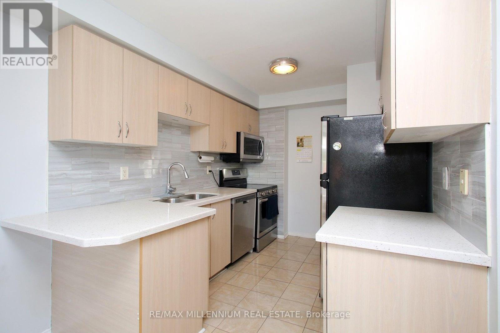 #20 20 KENWOOD DRIVE - 11