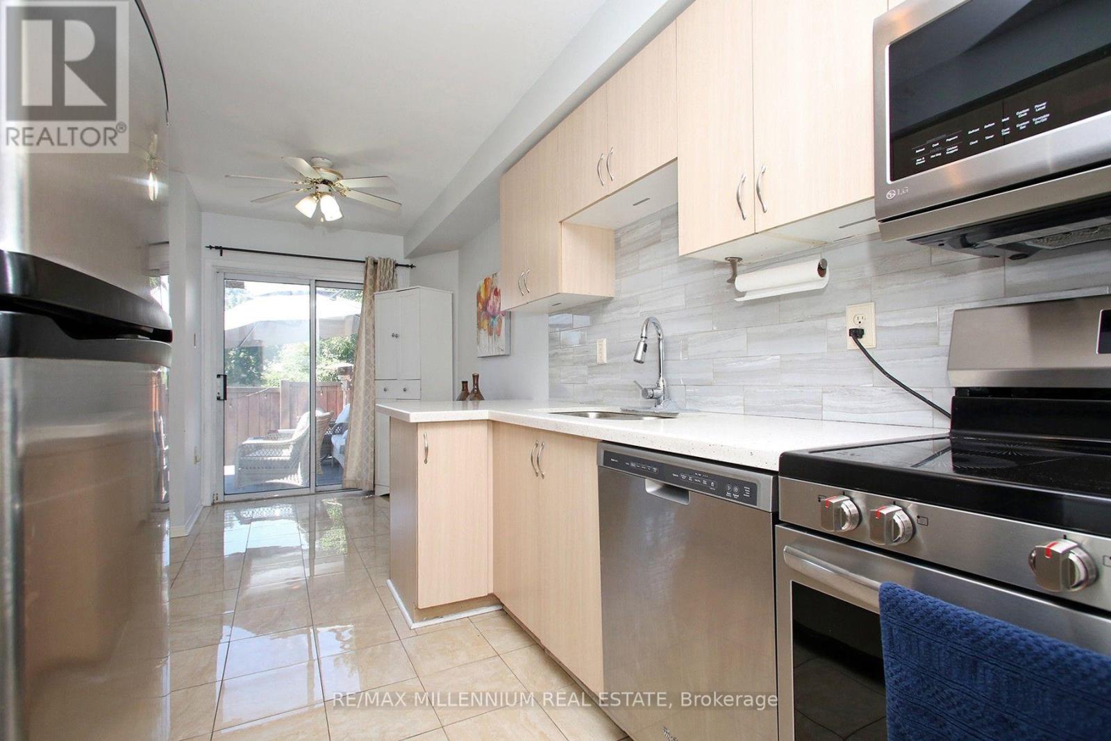 #20 20 KENWOOD DRIVE - 14