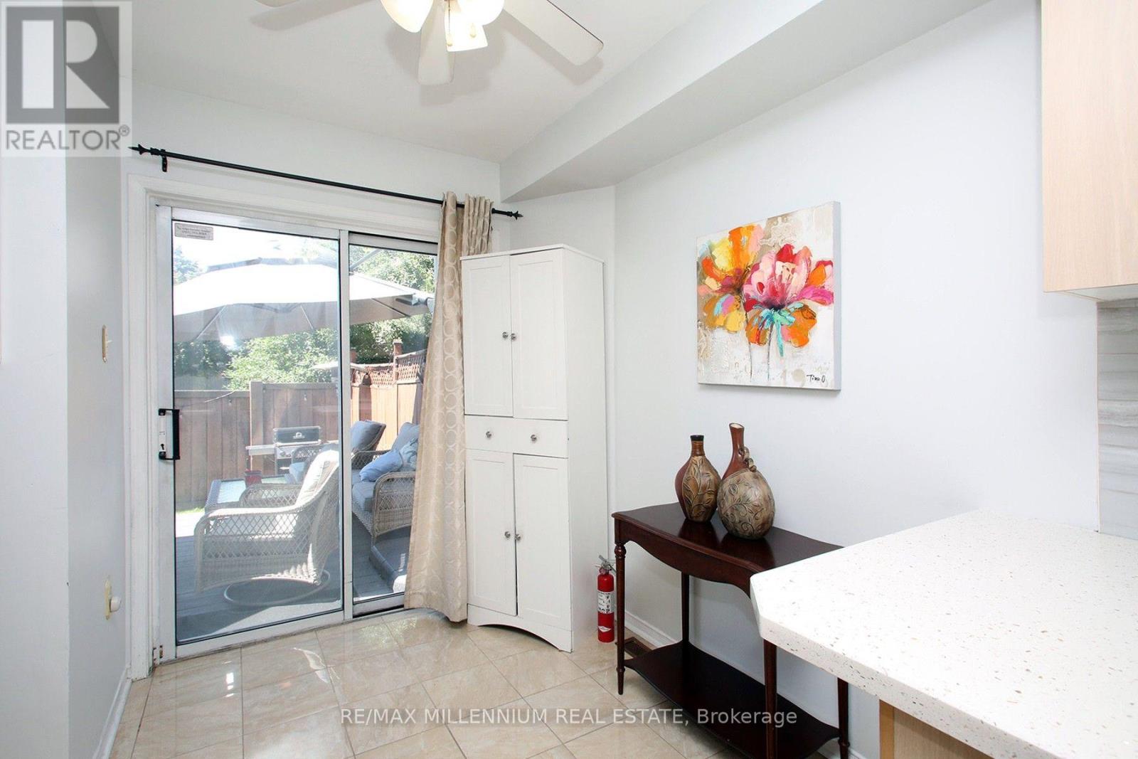 #20 20 KENWOOD DRIVE - 16