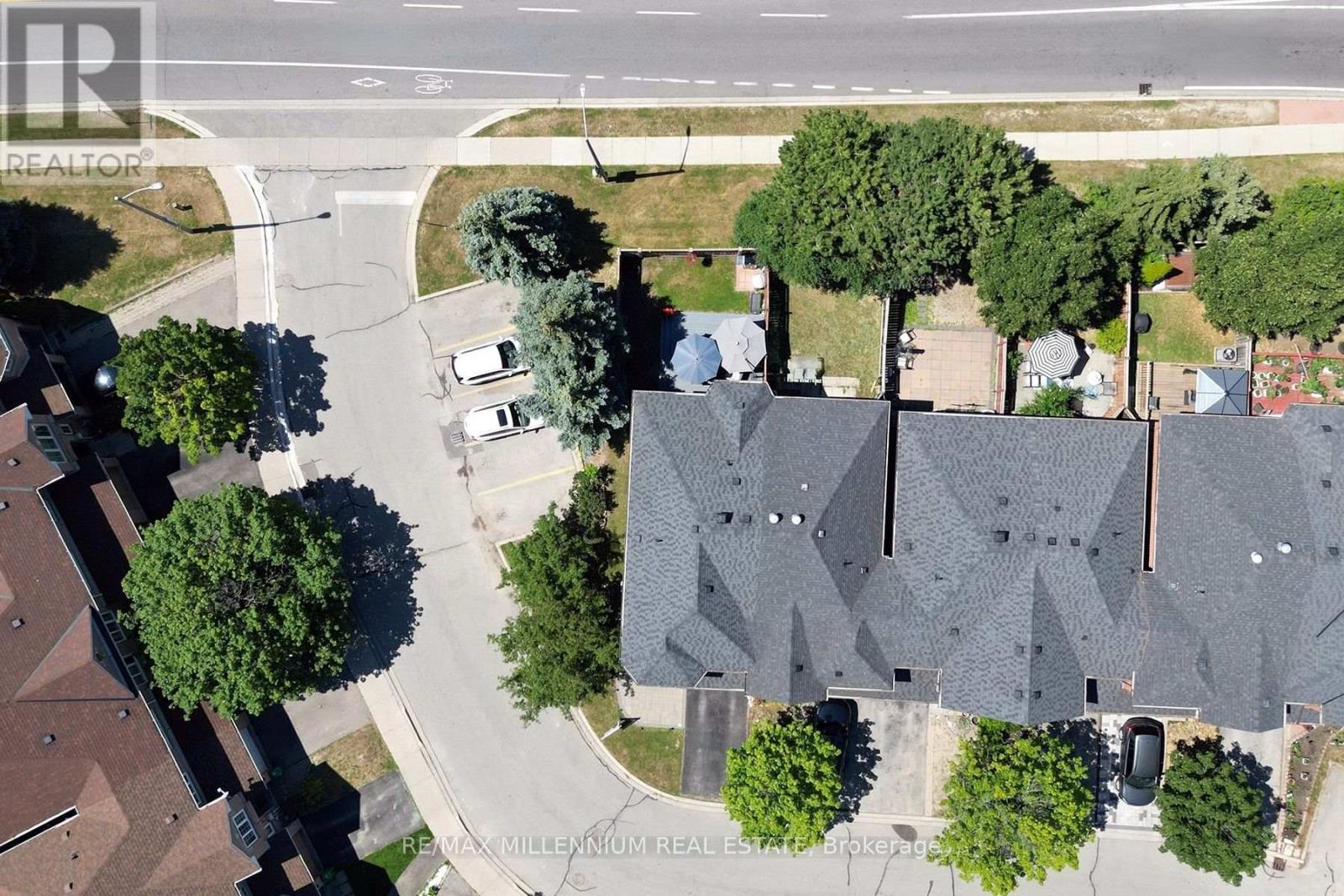 #20 20 KENWOOD DRIVE - 30