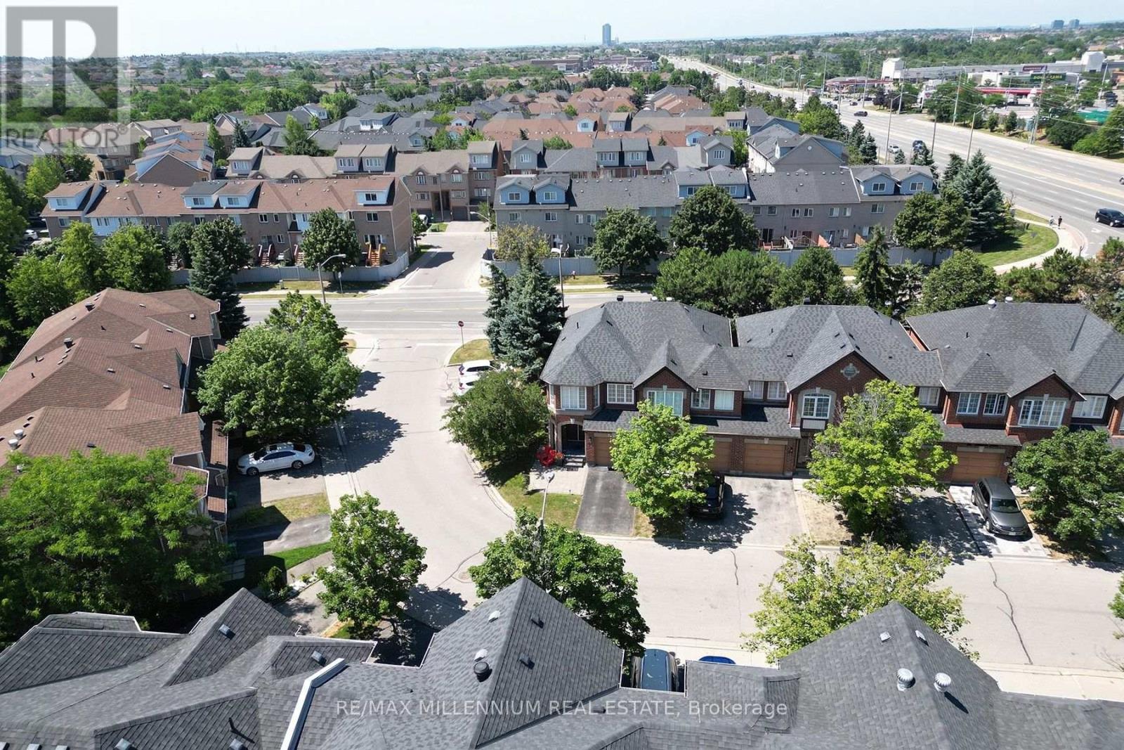 #20 20 KENWOOD DRIVE - 40