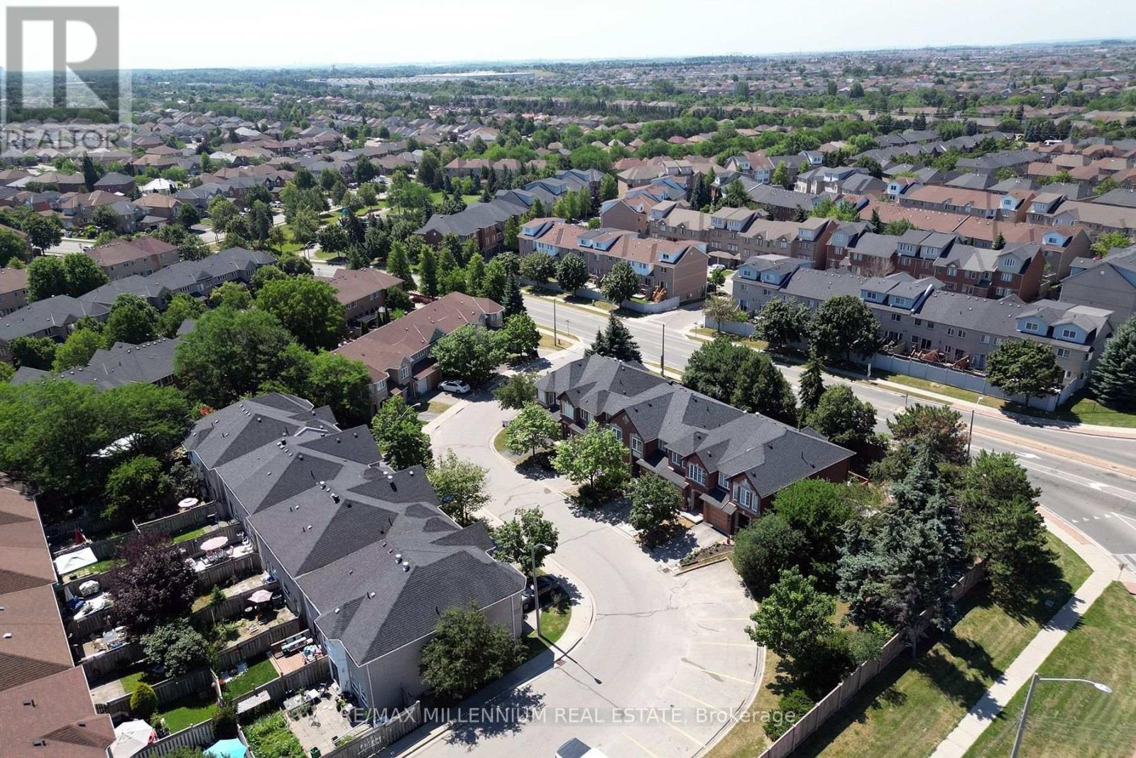 #20 20 KENWOOD DRIVE - 42