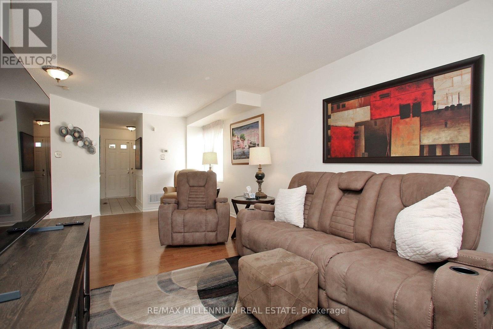 #20 20 KENWOOD DRIVE - 5